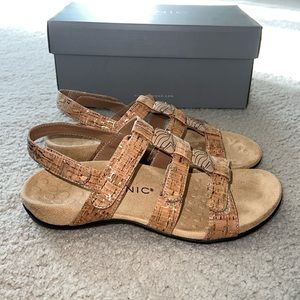 Women’s Vionic Amber Adjustable Sandals